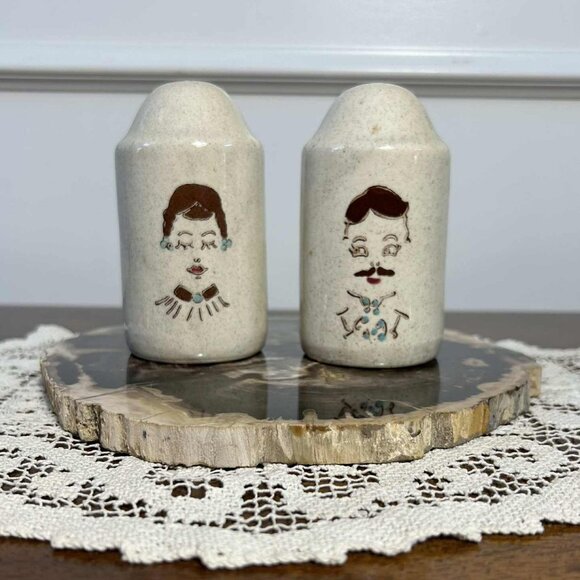 Vintage ceramic Ma & Pa salt / pepper shakers - Picture 1 of 10